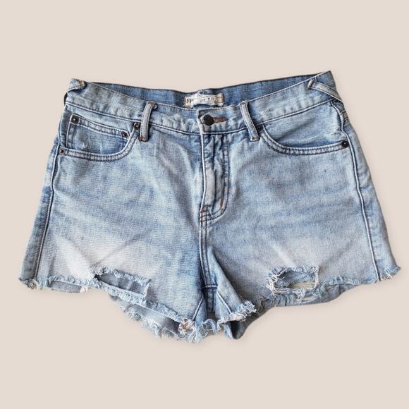 Free People shark bite Distressed Frayed Shorts 26 - Picture 1 of 6